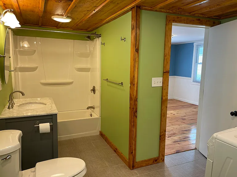 21 E Bow St — Photo 10