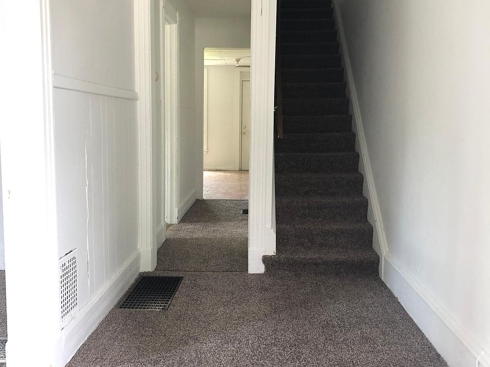 1st image of 809 E 2nd St