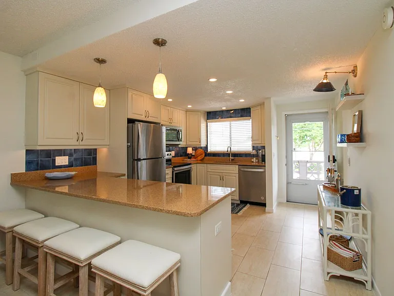 1686 Blue Point Ave #B7 — Photo 11