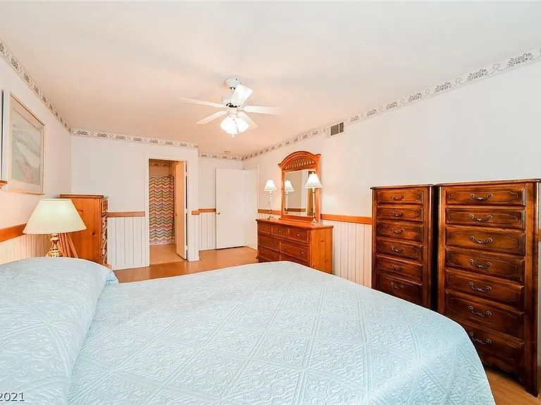 824 Radiant Star St — Photo 16