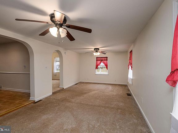5th image of 109 Elliott Dr