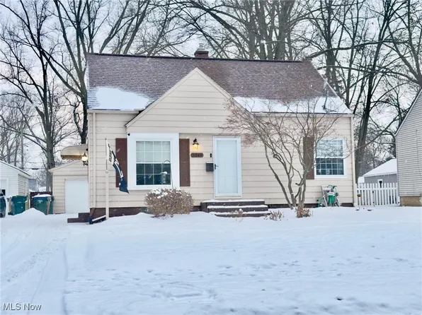 3048 7th St, Cuyahoga Falls, OH 44221