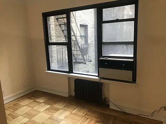 Rented by Avenues Real Estate | media 10