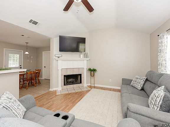 5th image of 15290 E Henderson Dr