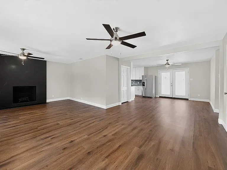 705 Donald Dr — Photo 5