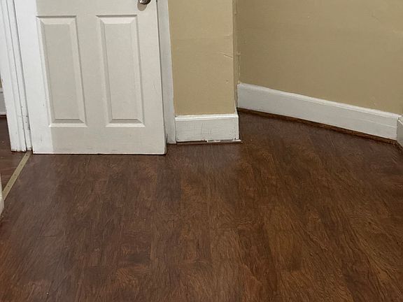 5th image of 305 E Walnut Ln #2R