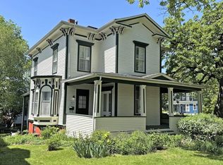 140 N Gifford St, Elgin, IL 60120