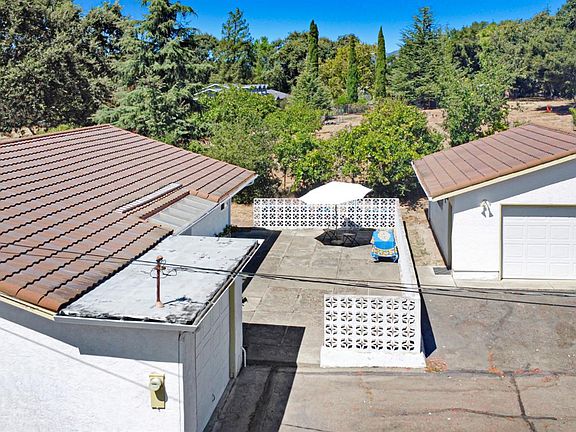 5th image of 21355 Hyde Road