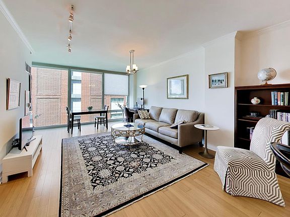4th image of 1570 Elmwood Ave Unit 909