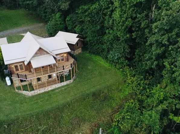 158 Furry Fox Ln, Galax, VA 24333