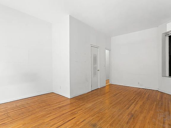 3rd image of 147 Pacific St APT 3A