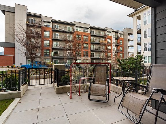 4th image of 1770 Richter St #121