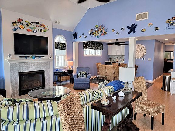 5th image of 806 Pennlyn Pl #B