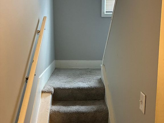 3rd image of 1821 Willowdale Ave APT 2
