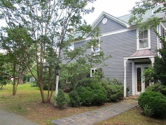 2nd image of 610 Teaberry Ln