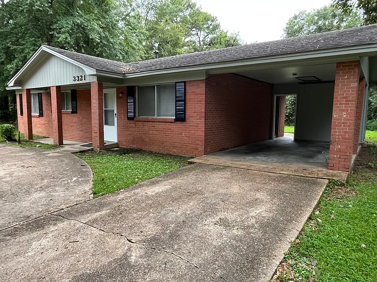 3321 Suncrest Dr — Photo 2