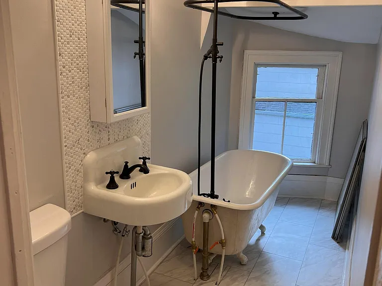 166 Linden St #2 — Photo 3