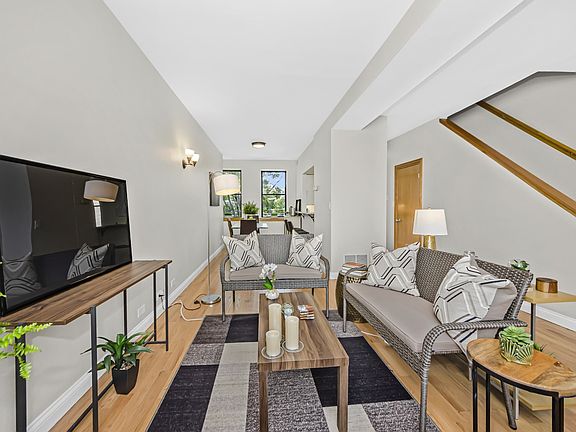 5th image of 4938 S Drexel Blvd APT 206