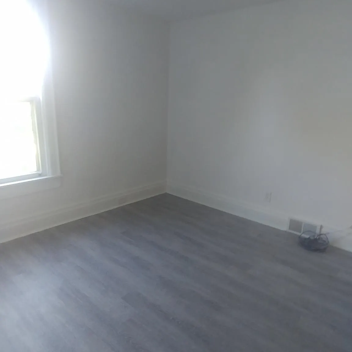 2 bed, 1000 sqft, $1,100 — Photo 4