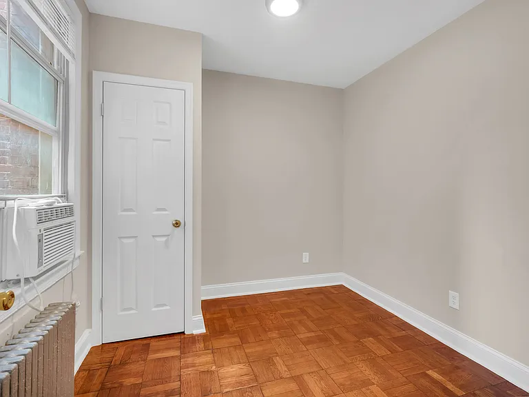 430 Missouri Ave N #W — Photo 6