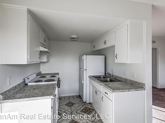2nd image of 2556 Van Patten St APT 4