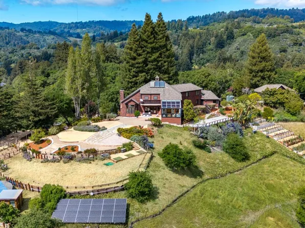 341 Hawk Ridge Ln, Watsonville, CA 95076