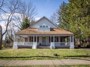 39 W Main St, Mendham, NJ 07945