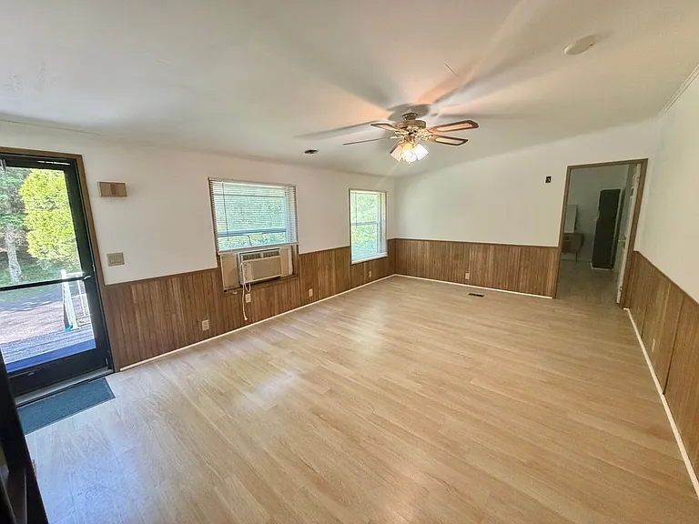 166 Smith Ln — Photo 6
