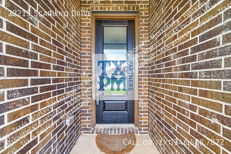 Like New 3 Bed Home Built in 2023 with 2,099 SqFt in Hockley — Photo 4