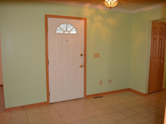 5th image of 382 Abbotsbury Dr