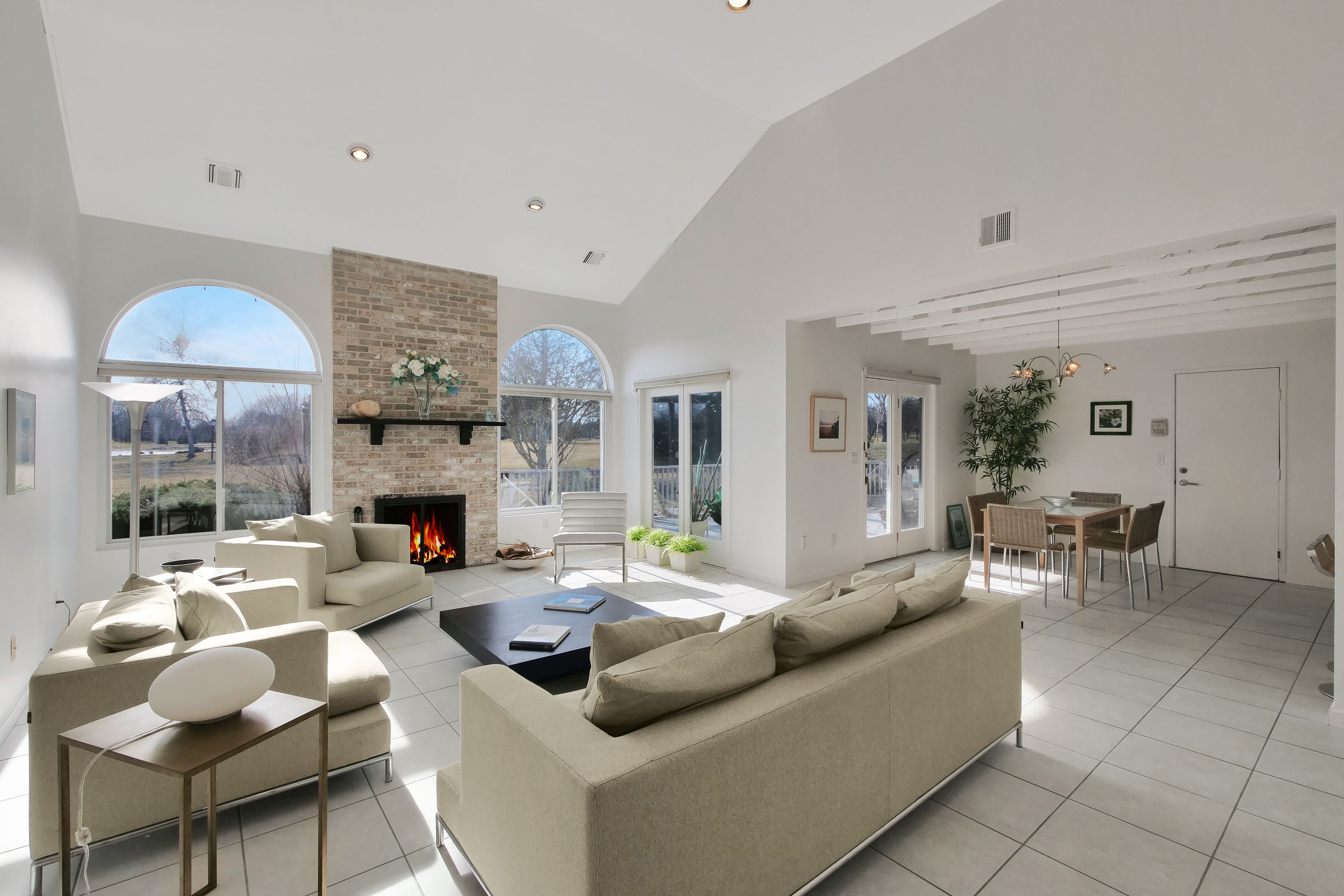 85 Saint Andrews Cir, Southampton, NY 11968 Out East