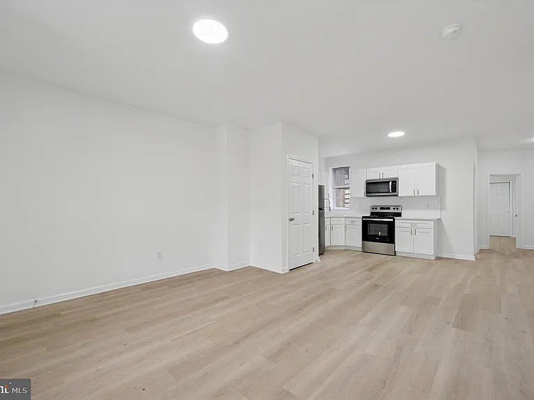 5431 Walnut St #1 — Photo 3