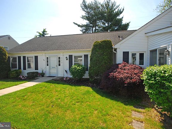 2nd image of 276A Milford Ln