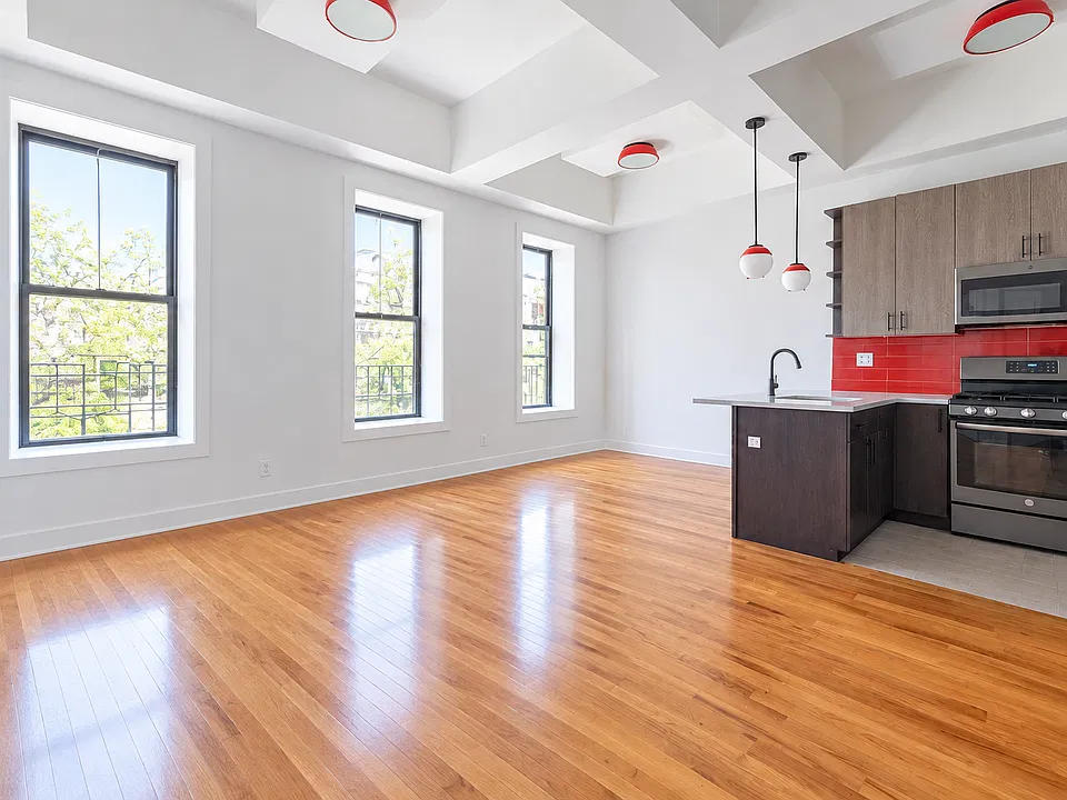 936 De Kalb Ave #401