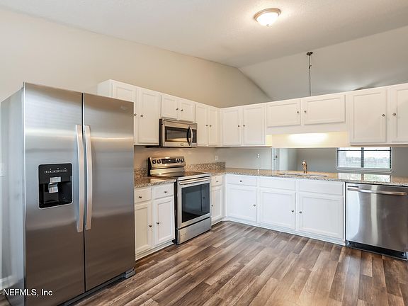 5th image of 2287 RICHARD LEE Street