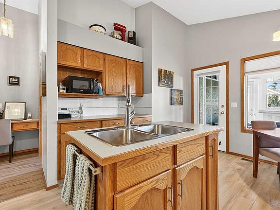 3rd image of 8 S Somerset Gate SW