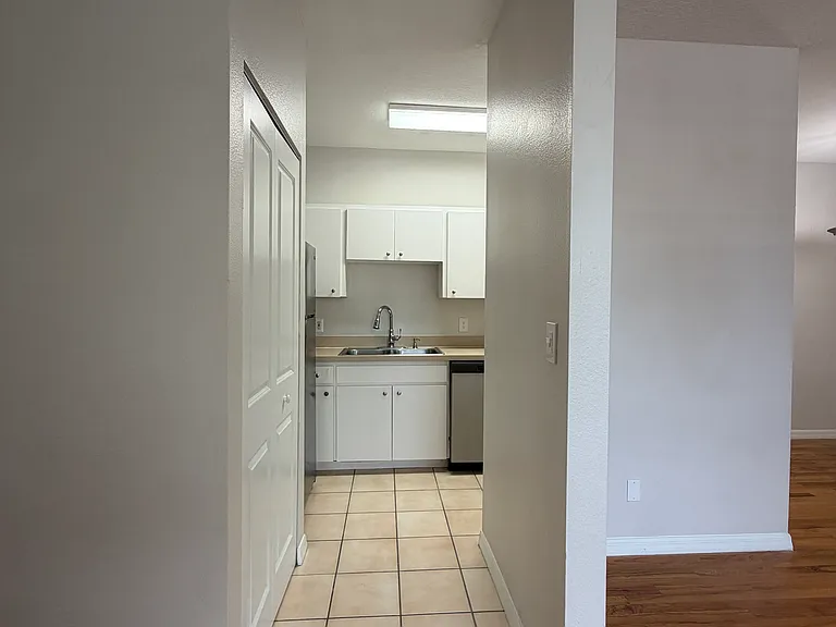 2403 W Platt St #C — Photo 10