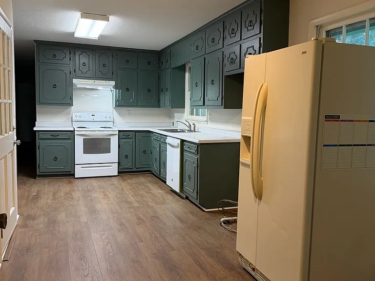 54 Dickson Cir — Photo 21