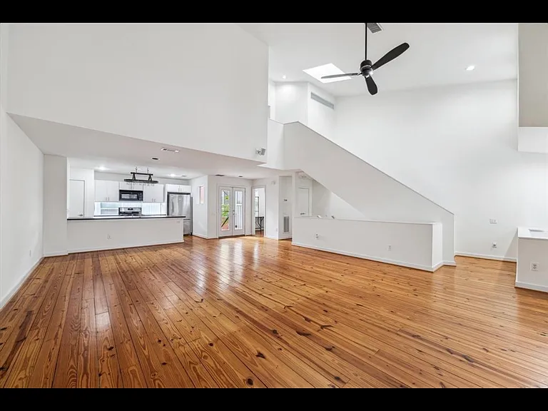 6119 Gehring St — Photo 4