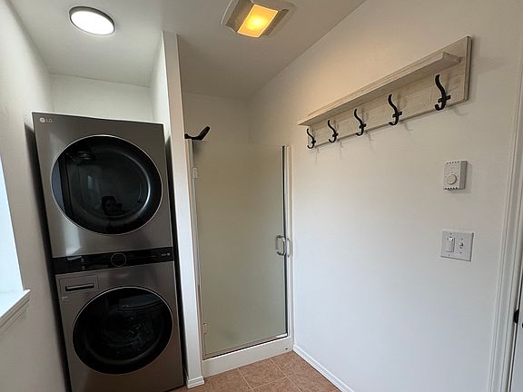 3rd image of 395 N Grove Ct