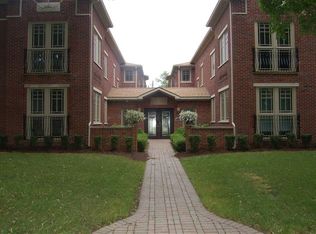 620 Bloomfield Ct APT 101-1, Birmingham, MI 48009