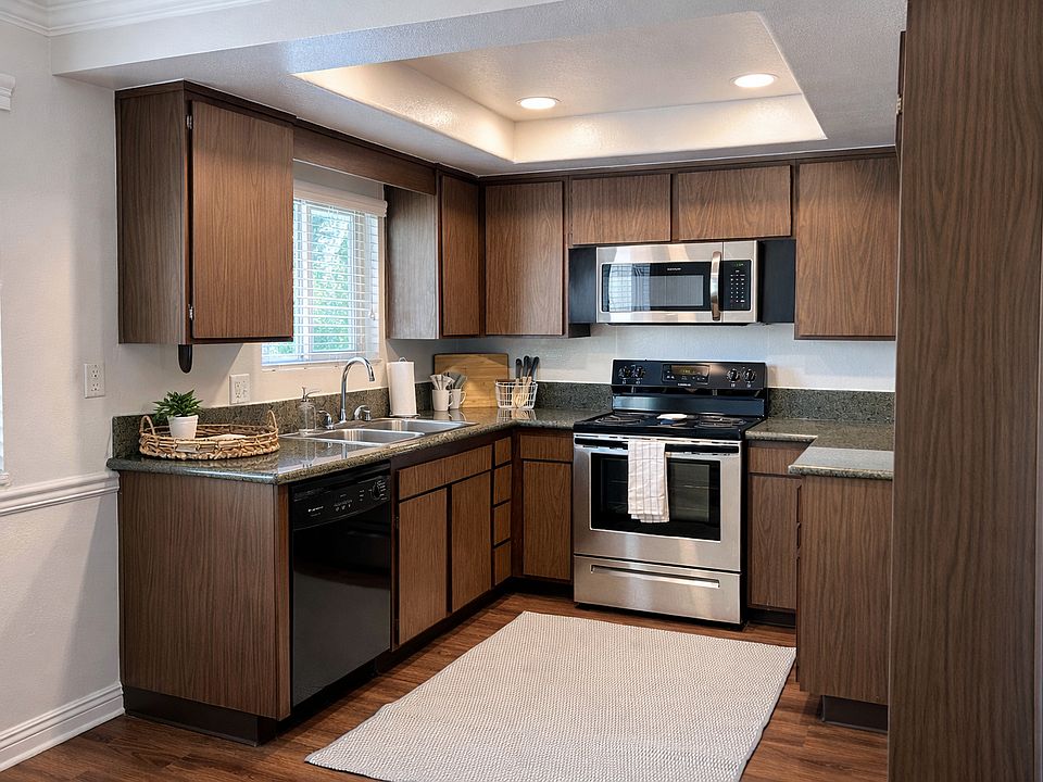 1st image of 300 E Live Oak Ave #2/2