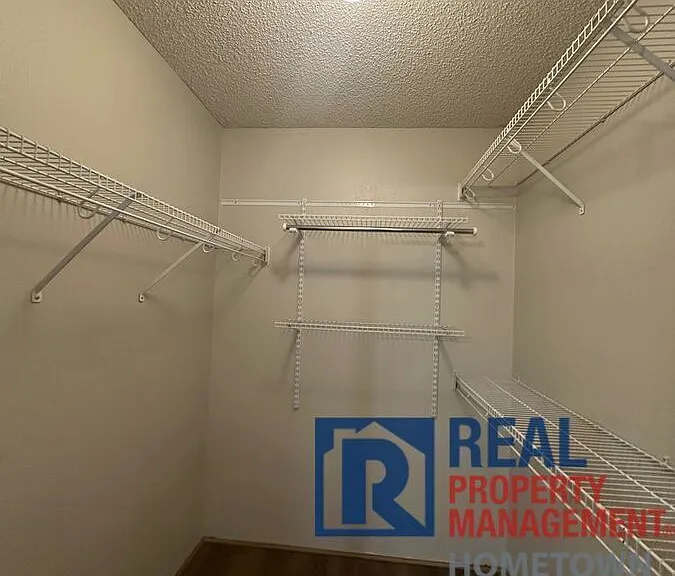 226 Rockyreef Cir — Photo 13