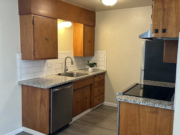 120 E Fairmont Ave #8 — Photo 30
