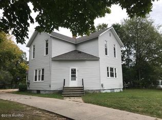 915 Maple St, Ludington, MI 49431