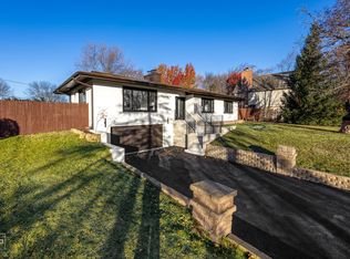 6N176 Acacia Ln, Medinah, IL 60157