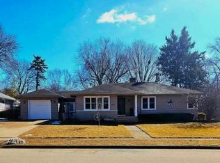 427 S Hubbard St, Algonquin, IL 60102