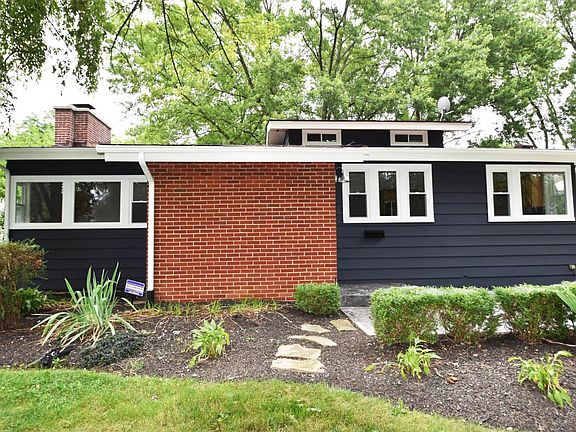 2nd image of 2706 Wellesley Dr