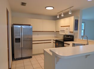517 Bearded Oaks Cir, Sarasota, FL 34232