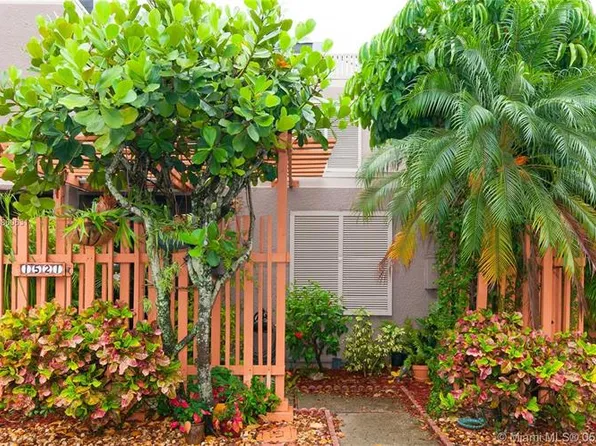 1521 NW 113th Way, Pembroke Pines, FL 33026